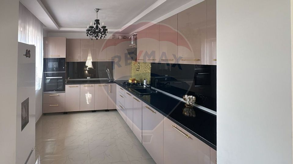 De închiriat casă modernă  cu 4 camere, în Sântandrei