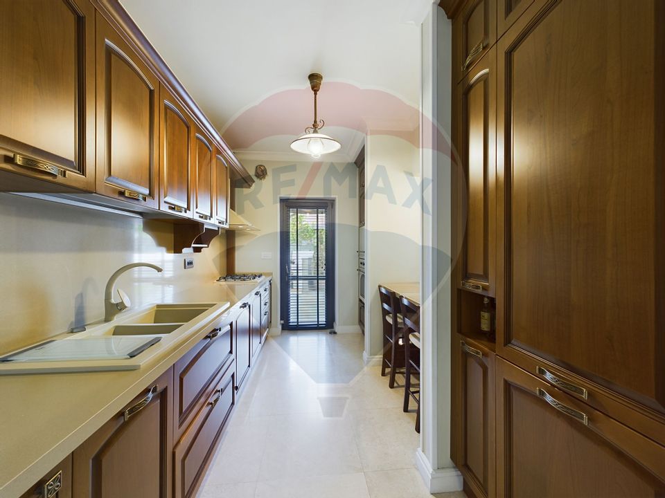 Unique Opportunity: Luxury House with Pool and Premium Finishes