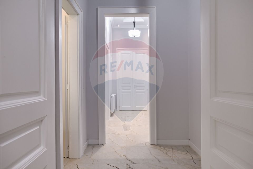 Apartament elegant într-o clădire istorică – Piața Mică, Arad