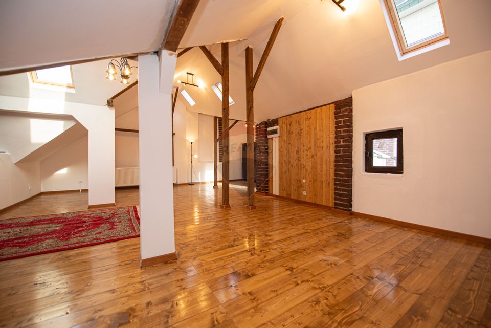 Vila de vanzare cu etaj Calea Calarasi Delea Veche