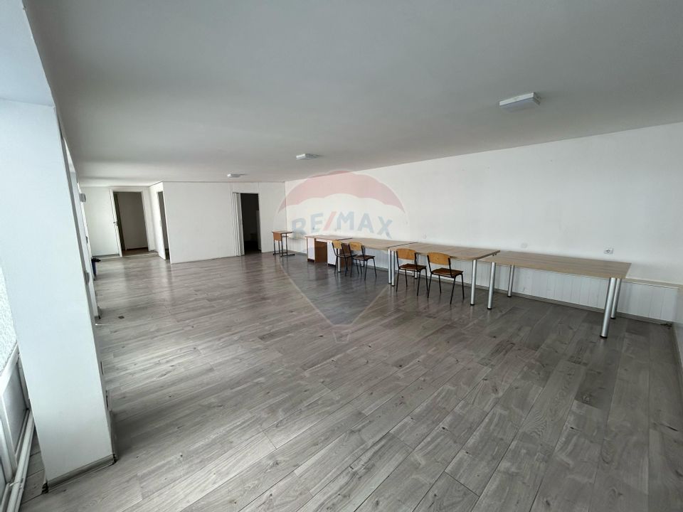 72sq.m Commercial Space for rent, Ultracentral area