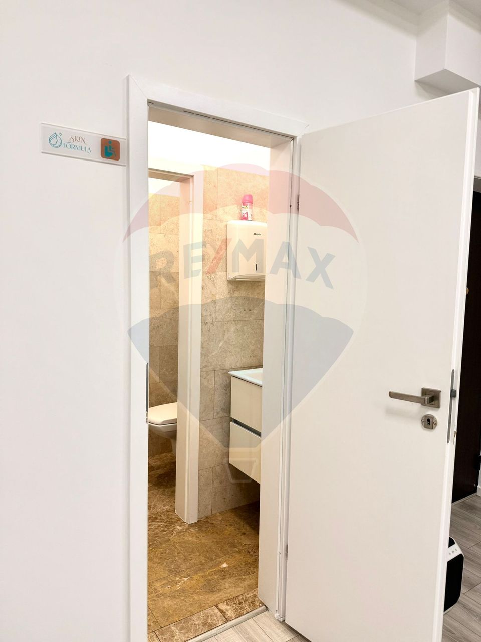 100sq.m Commercial Space for rent, P-ta Victoriei area