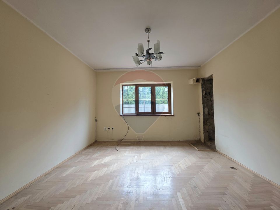 De vânzare proprietate unicat în Sascut - Bacău