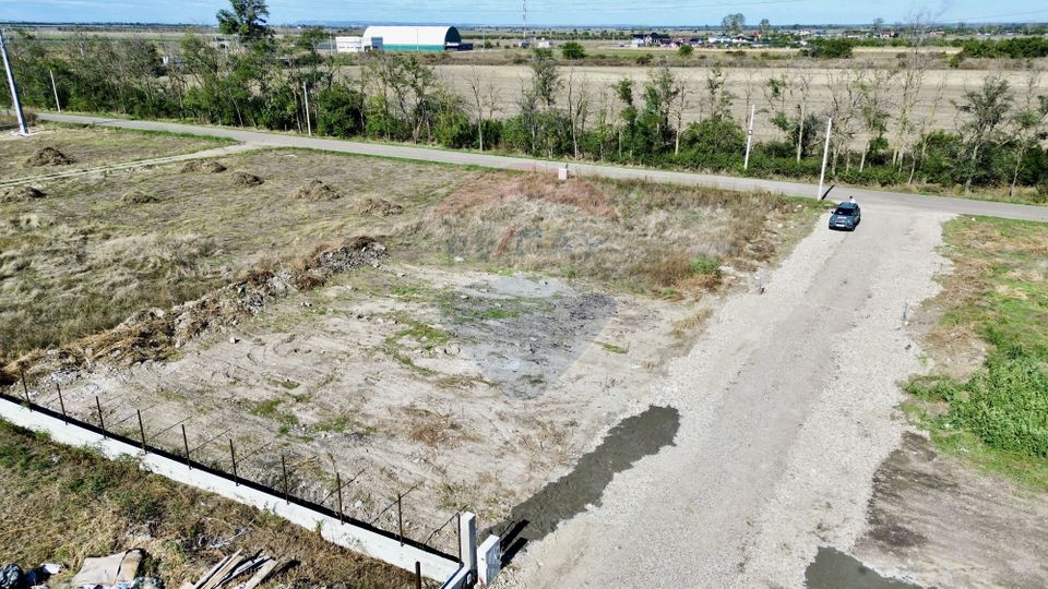 Land 593sqm Vanatori / Strada Salciei