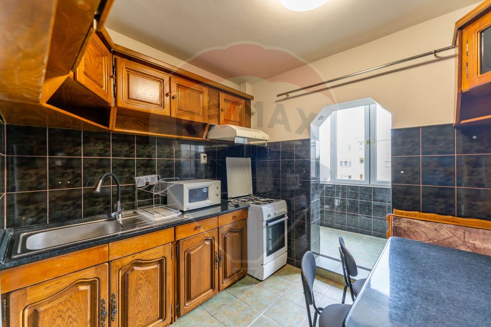 Apartament central 2 camere, decomandat, mobilat-utilat, centrala gaz