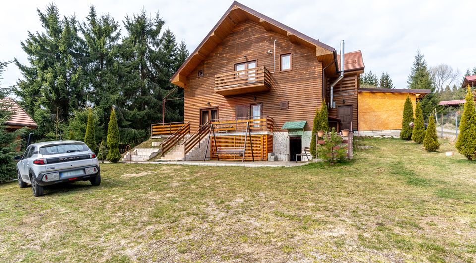 Cabana cu 7 camere de vânzare, 387 mp util, 1300 mp teren!