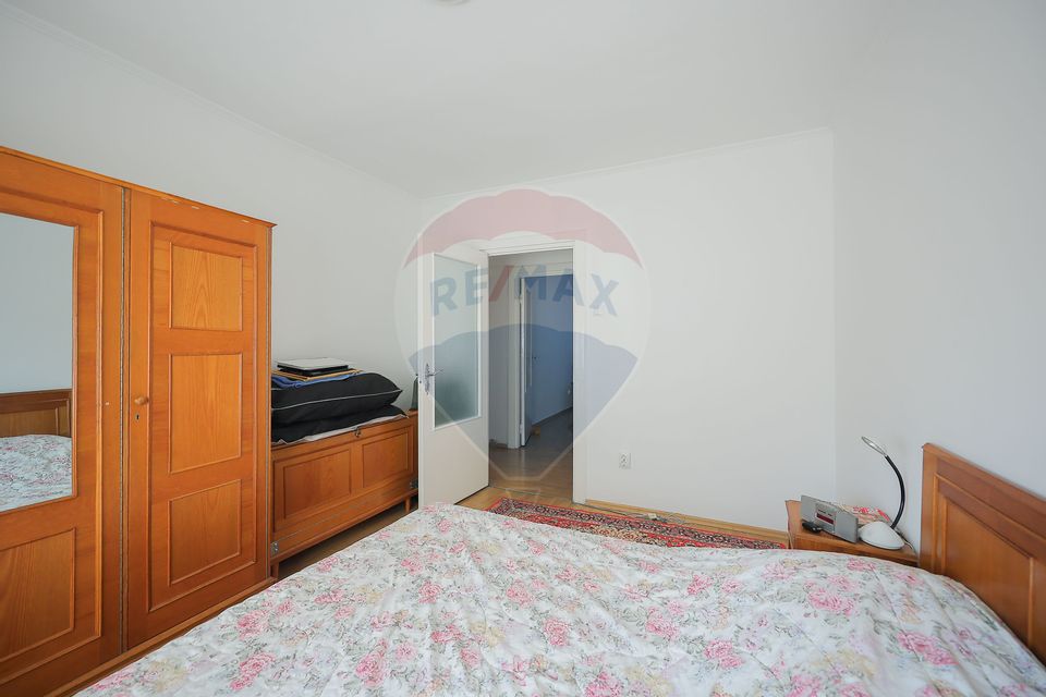 Apartament cu 3 camere, De Vânzare, tip U, etaj 1, Rogerius