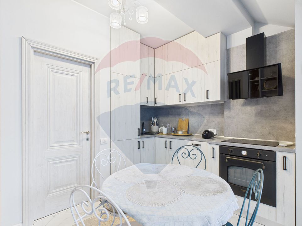 Casă / Vilă cu 5 camere de vânzare în zona Central