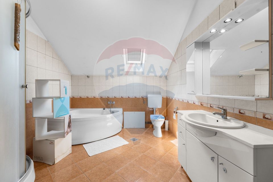 Apartament cu 3 camere de închiriat 125 mp - zona Grădiște