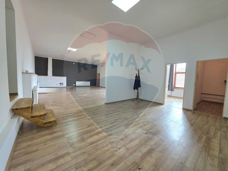 179sq.m Commercial Space for rent, Central area