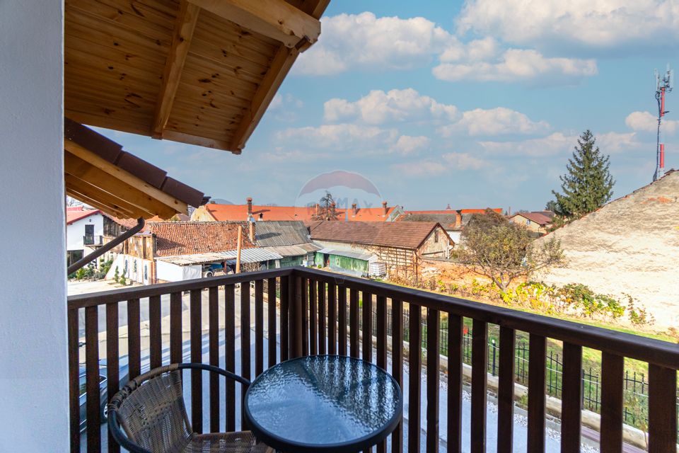 CASE NOI ÎN ARHITECTURĂ ALPINO-MODERNĂ CU ALEE PRIVATA | CRISTIAN