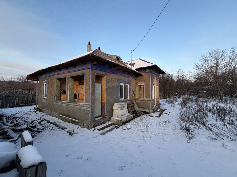 Casă cu teren generos de 1.179 mp, Fierbinți, Târg