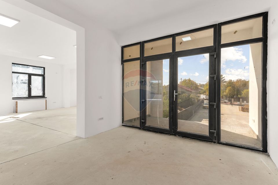 410sq.m Commercial Space for rent, Central area