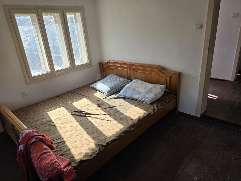 Casă / Vilă cu 5 camere de vânzare