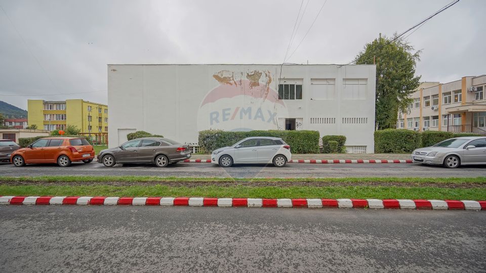 Vânzare clădire comercială in Municipiul Săcele, judetul Brasov