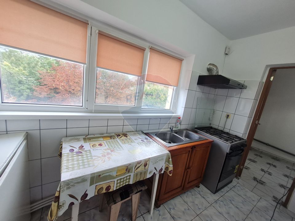 Apartament cu doua camere de vanzare situat central