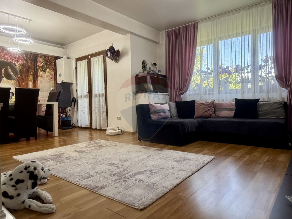 Apartament cu 3 camere de vânzare, etaj 2, zona Sud