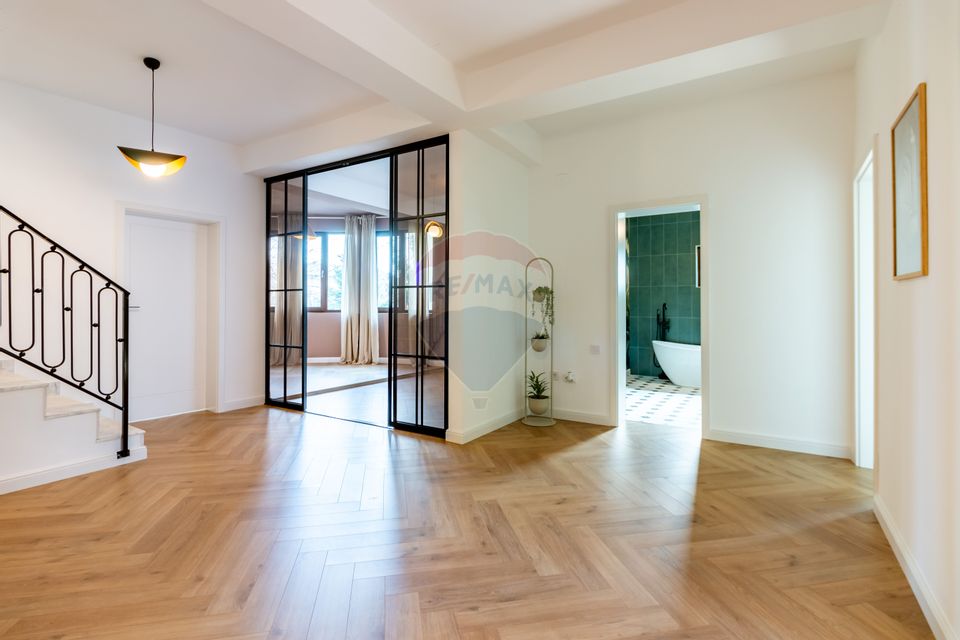 Casă individuala în Aviatiei, adiacent Bulevardul Aerogarii, 4xparcare