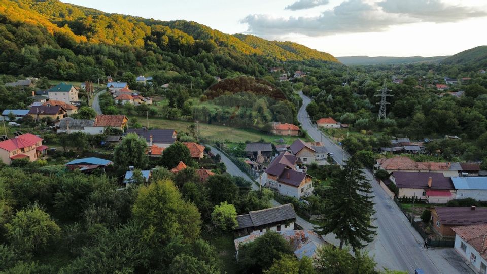 Casă de vânzare în Câmpulung la preț de apartament.
