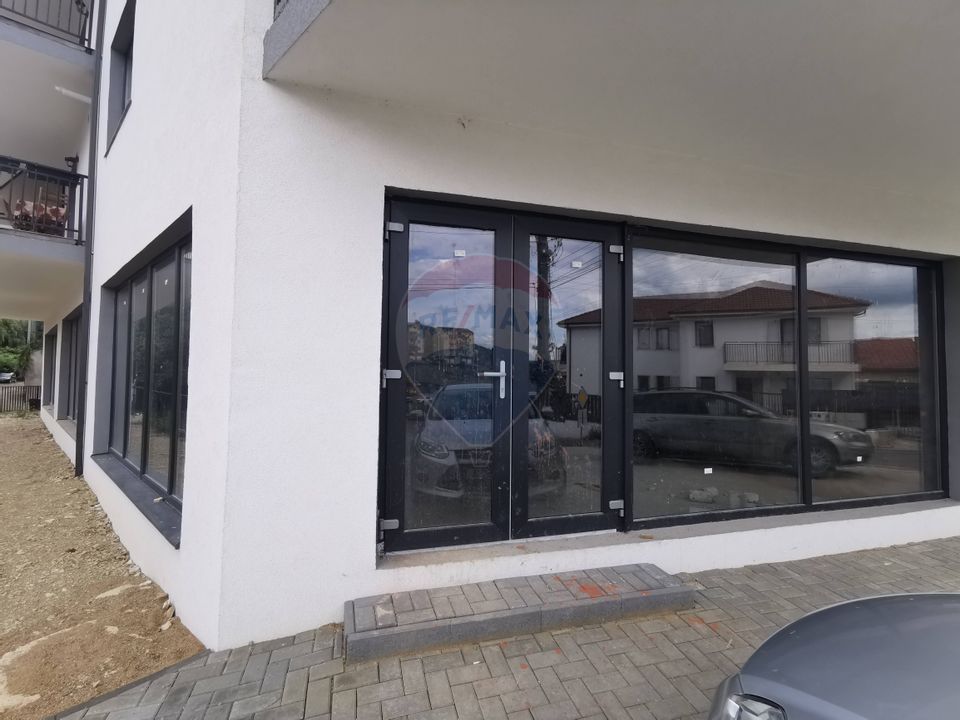 Spatiu comercial, de vanzare, 215 mp, Floresti