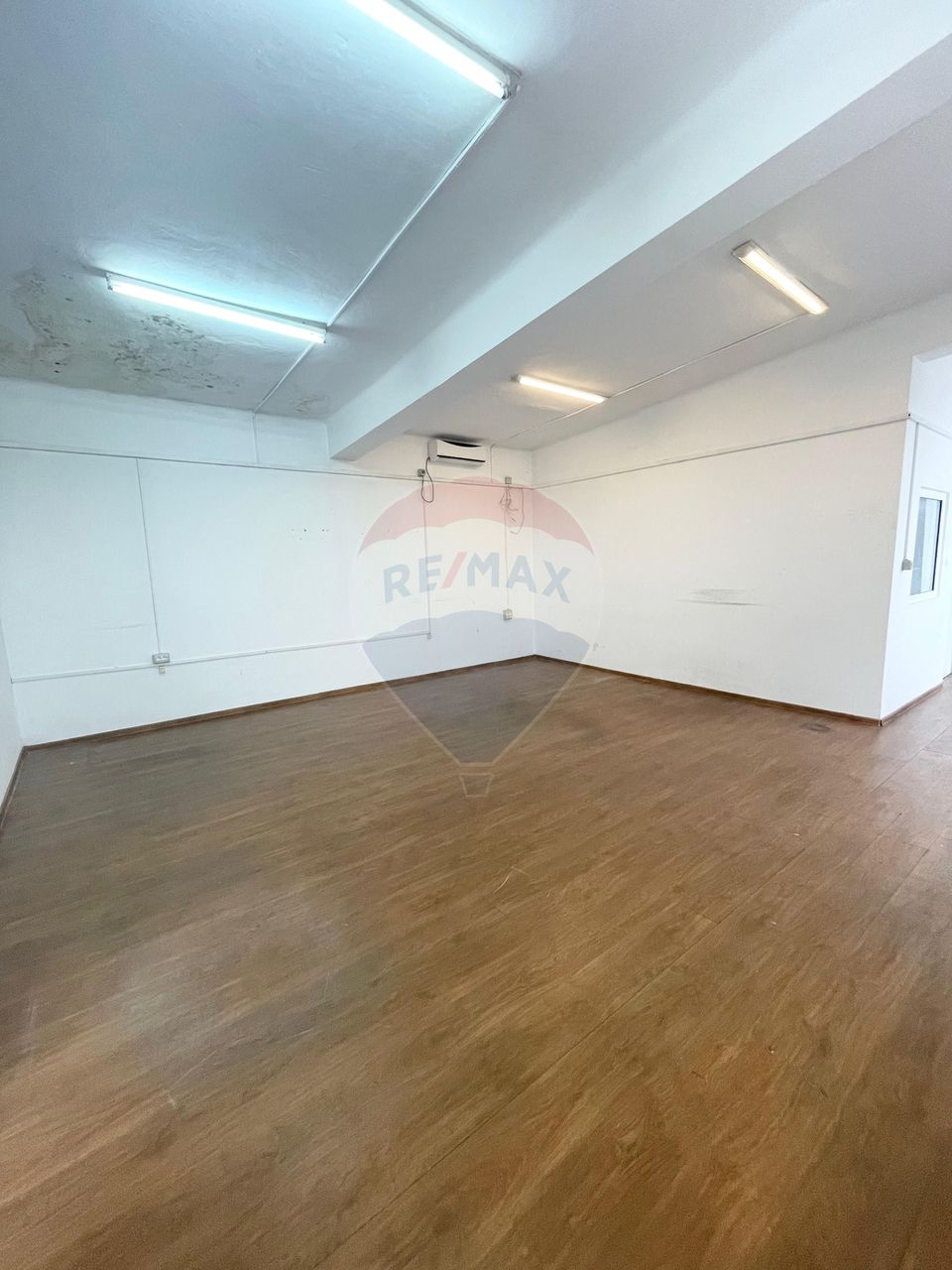 128sq.m Office Space for rent, UTA area