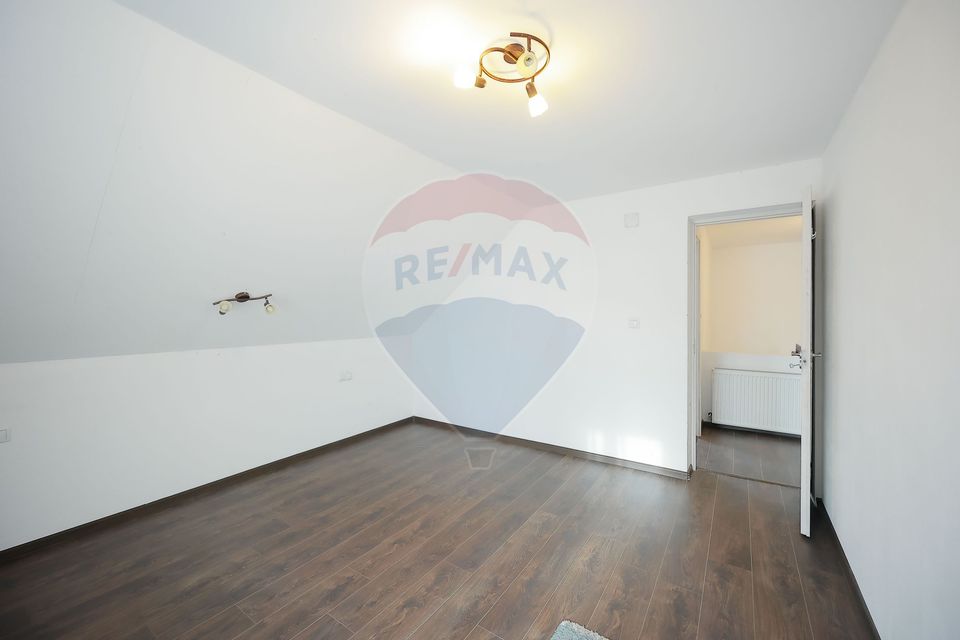 Casă 4 Camere cu Garaj, Construită de Proprietar, Cartier Episcopia