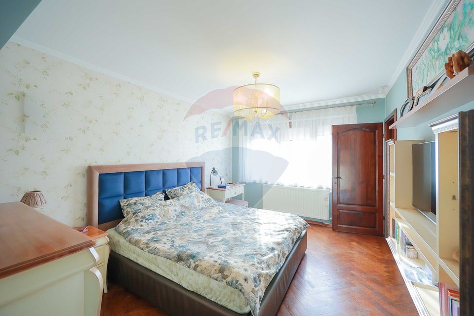 Casă 5 camere cu garaj, 230 mp utili, teren 503 mp, Nufărul, Oradea