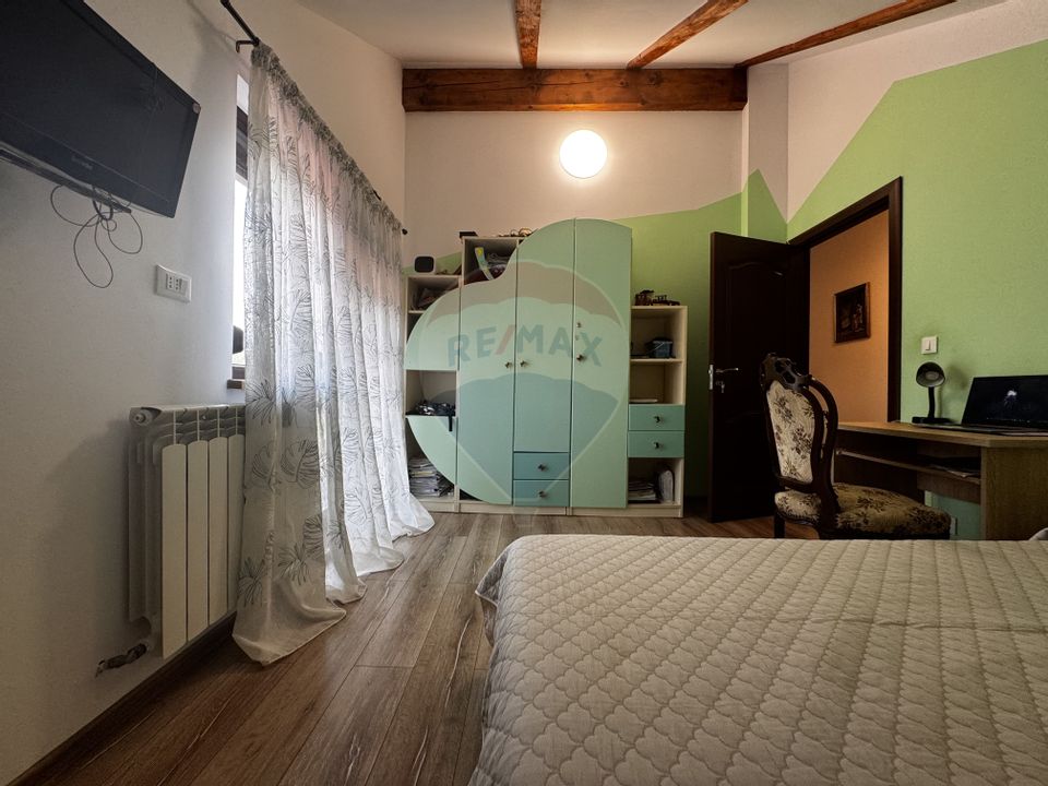 Casă +teren de vanzare in Bacau,  poziție excelentă la E85