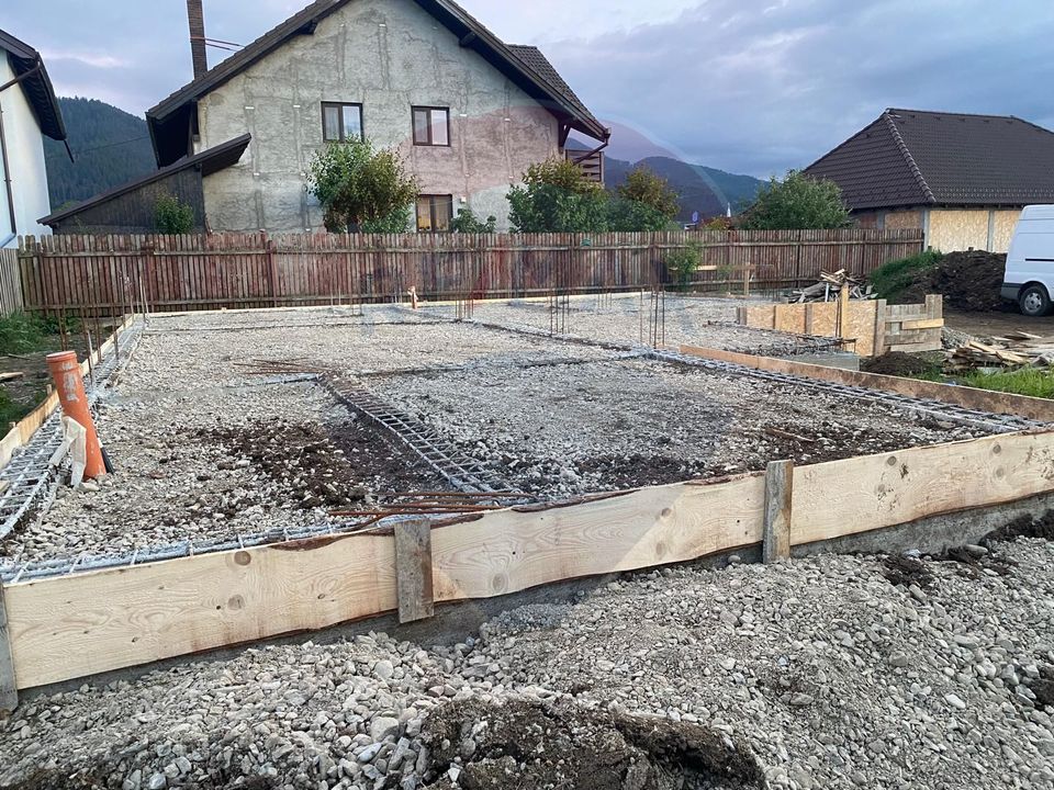 Teren Sacele- zona Kaufland, 500mp, cu proiect, AC, fundatie 150mp