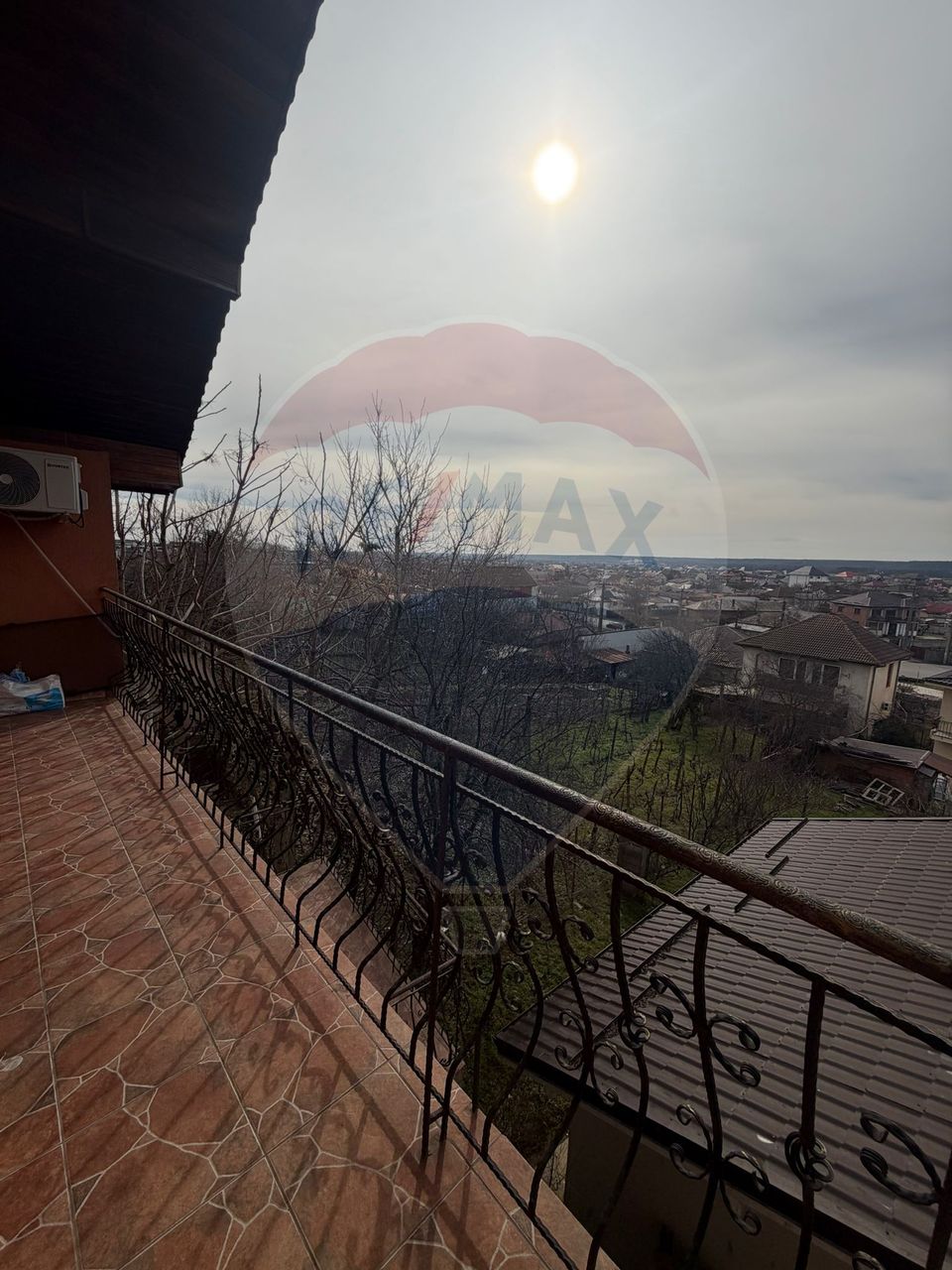 5 room House / Villa for sale, 1 Mai area