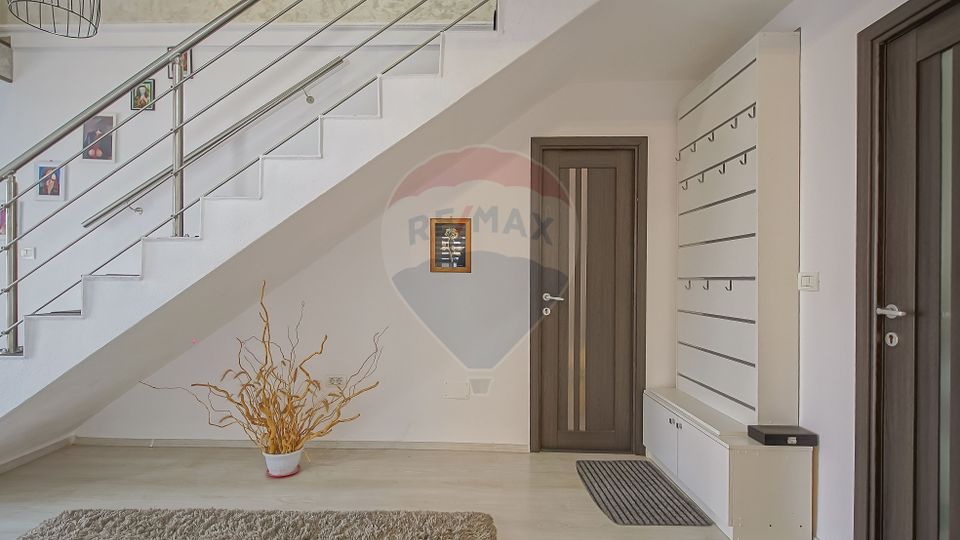 Comision zero, casa individuala + cabana A frame in Bod, la intrare