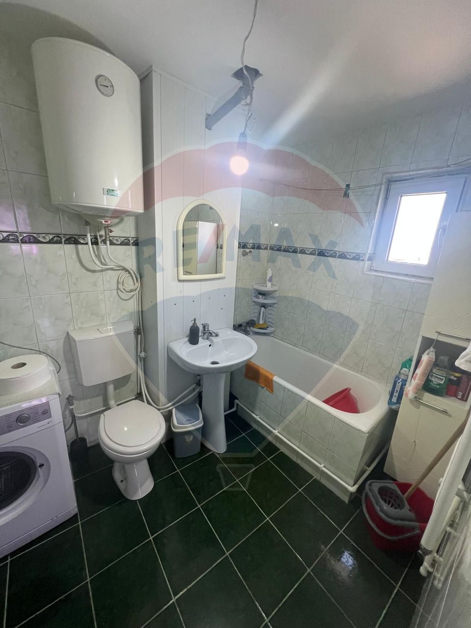 Apartament 2 camere în zona Comisariat