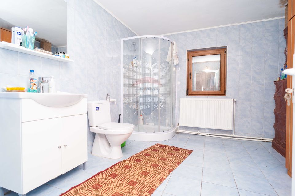 Casă de Vânzare, 3 Camere, 1577mp Teren la E58 - Lețcani, Iași