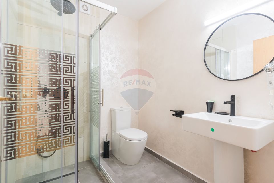 Hotel cu 23 unități de cazare, 2 săli de ședință, locație excelentă