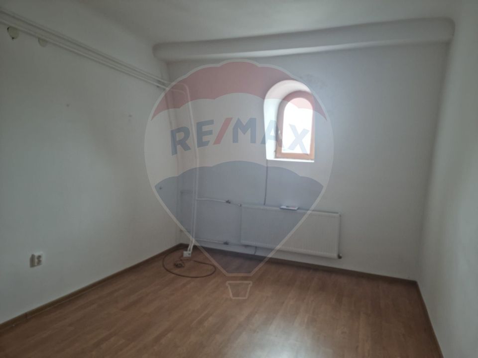16.41sq.m Commercial Space for rent, Central area