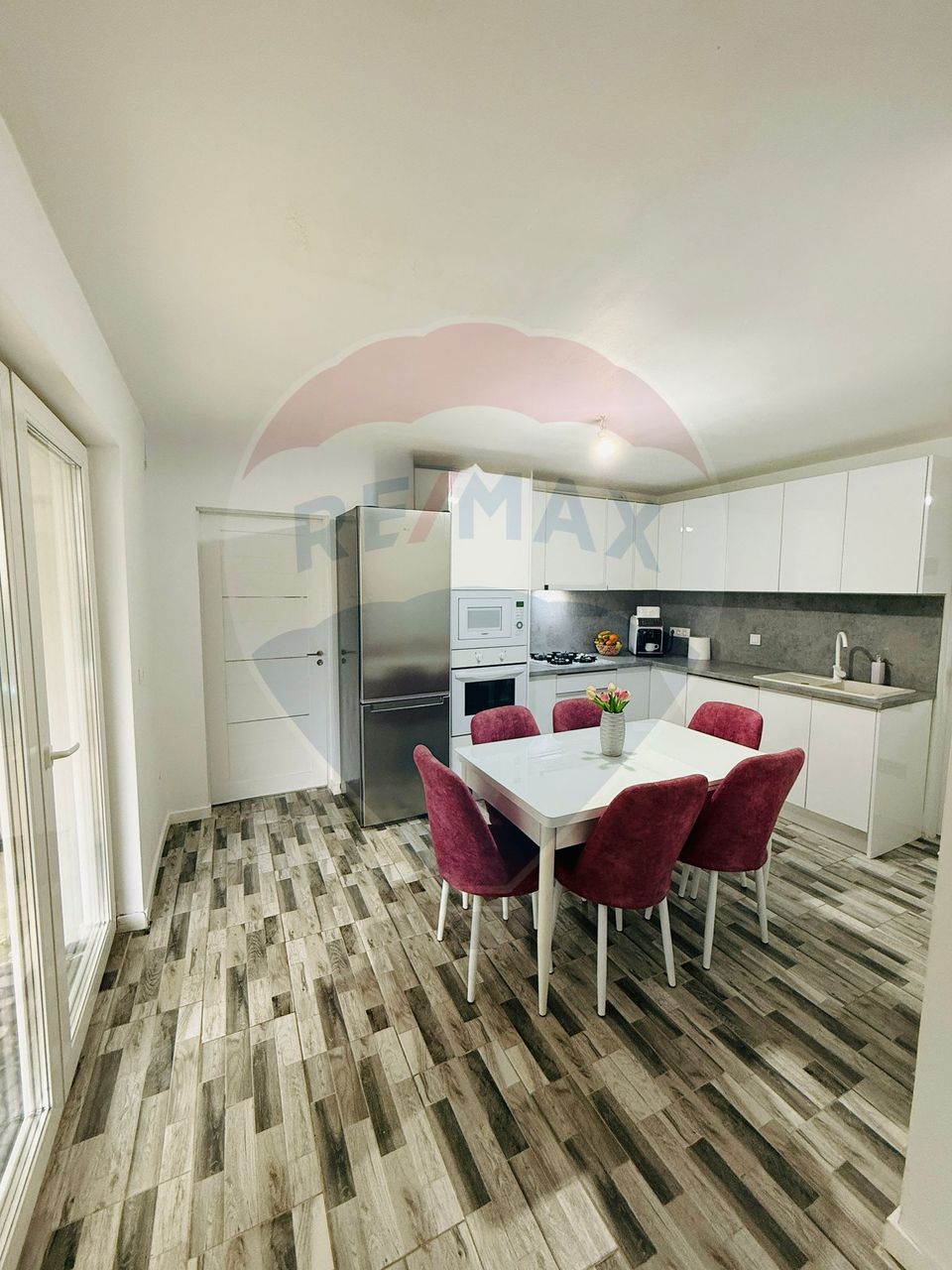 6 room House / Villa for sale, Est area