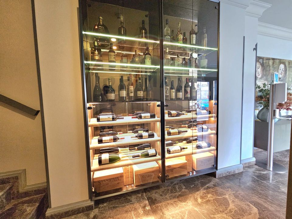 12 room Hotel / Pension for sale, Ultracentral area