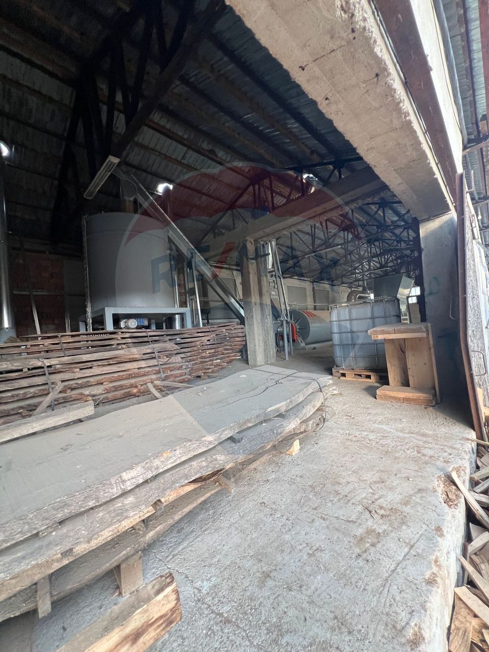 Spațiu industrial de 7,756mp de vânzare