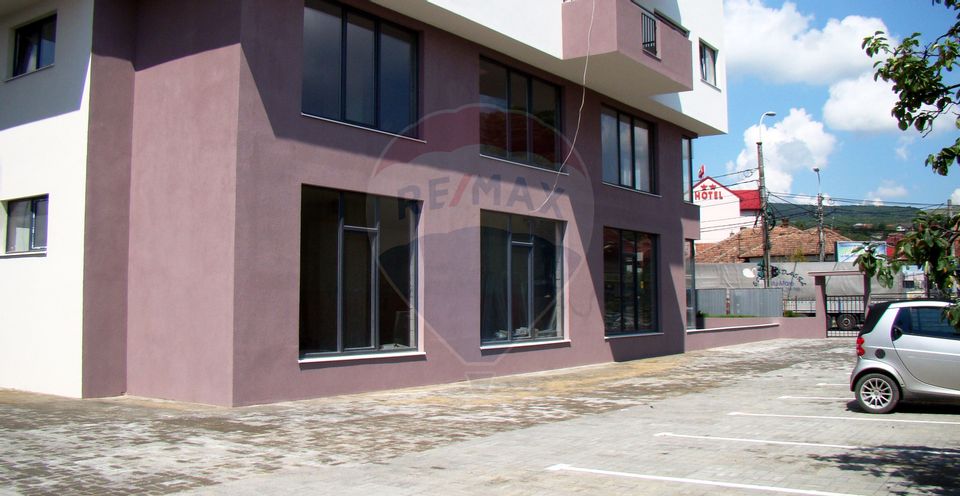 210sq.m Commercial Space for rent, Gara area
