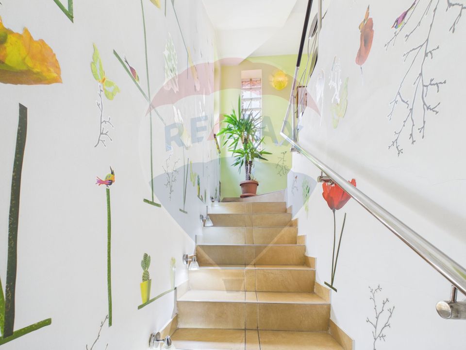 Casă / Vilă cu 6 camere de vânzare