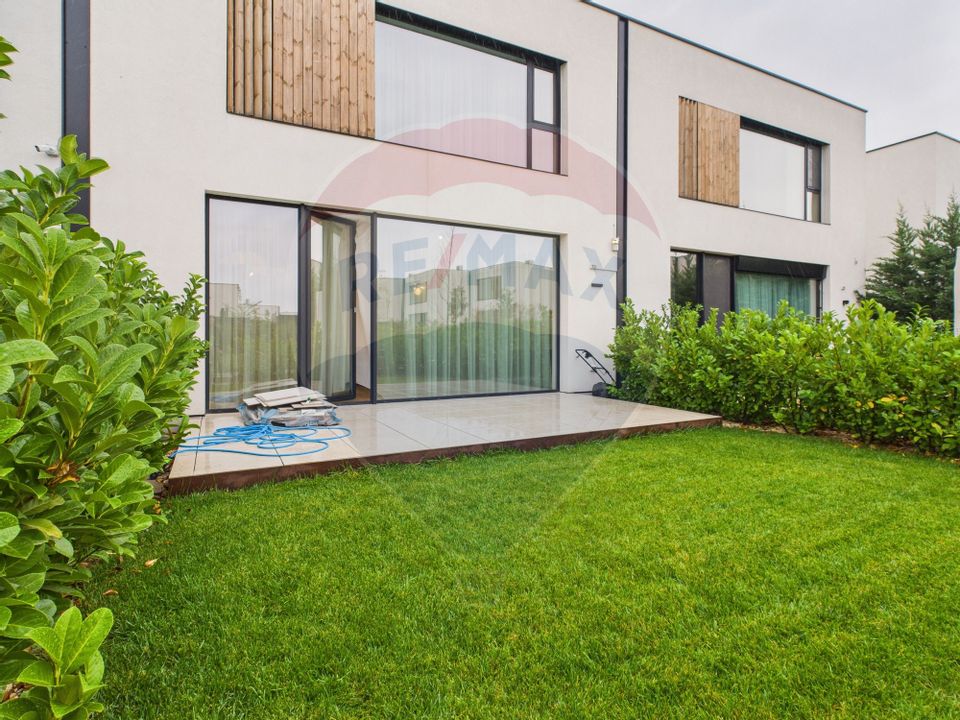 Vila luminoasa cu 4 camere si panouri solare in Amber FOREST Tunari