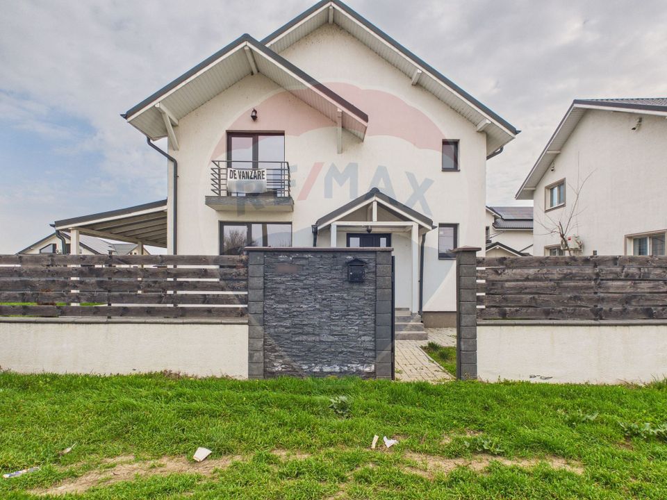 Modern 5 bedroom villa GF+1 for sale in Crevedia