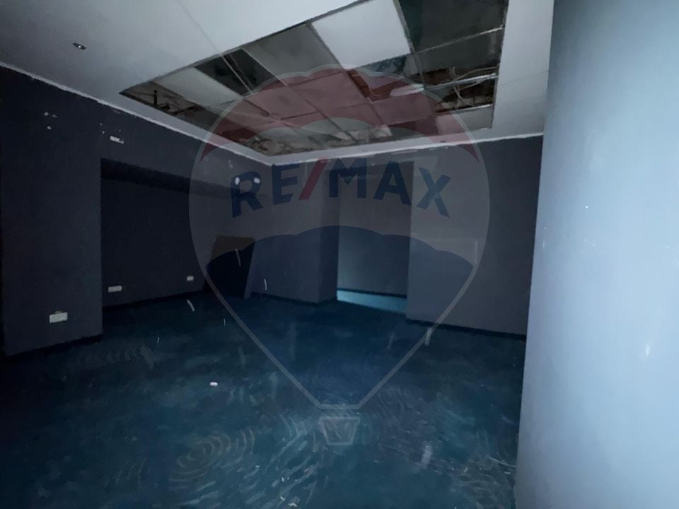 95sq.m Commercial Space for rent, Craiovita Noua area