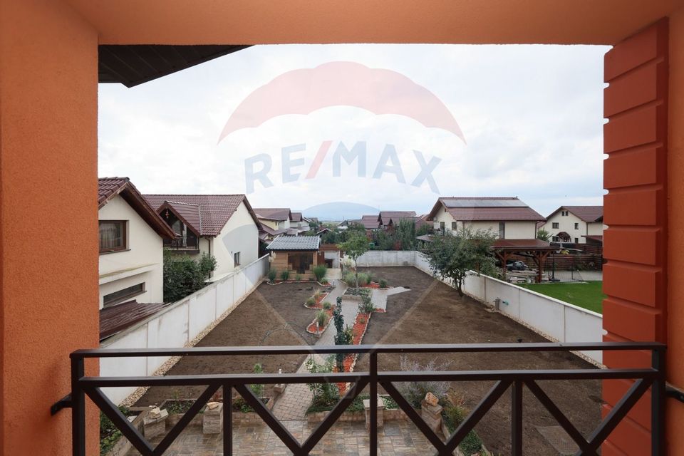 5 room House / Villa for sale
