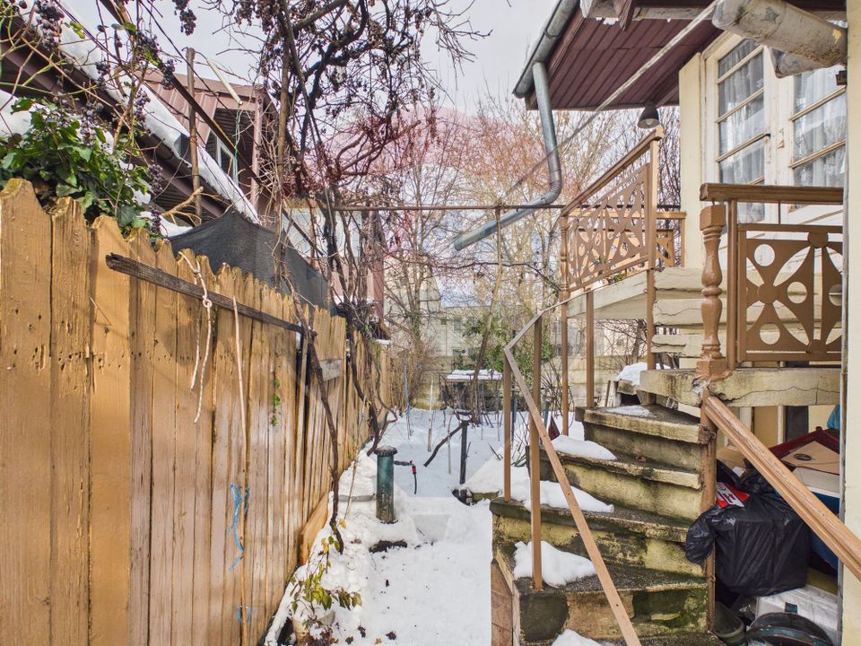 Casă cu curte de vanzare Ferentari- Salaj