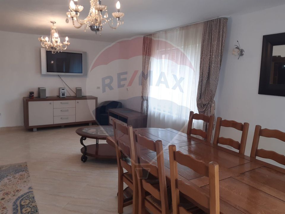 Casă / Vilă cu 7 camere de vânzare în zona Bran-Tohanita