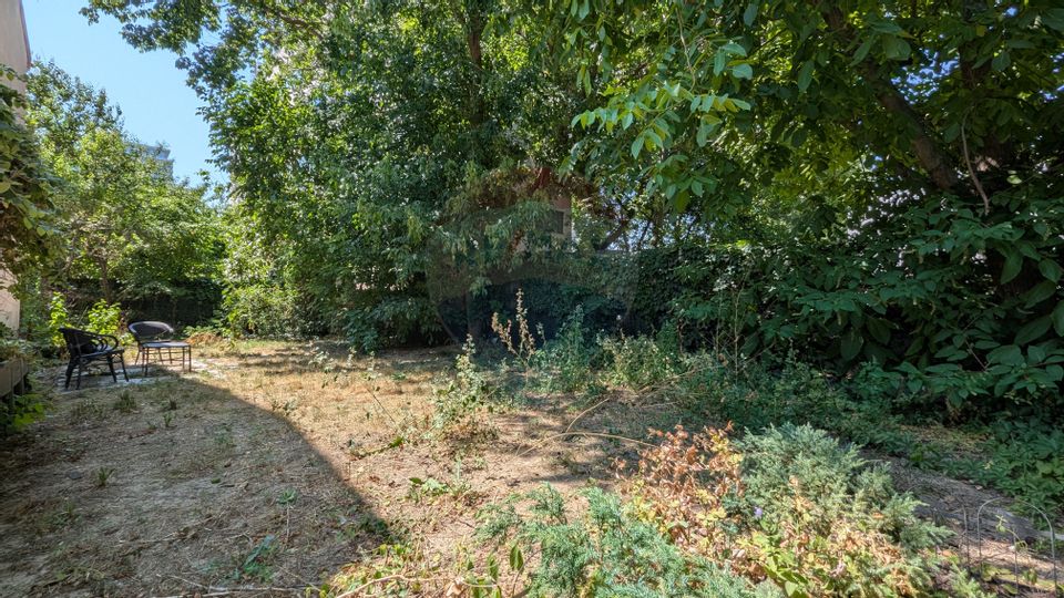 Land 226sqm Strada Esarfei