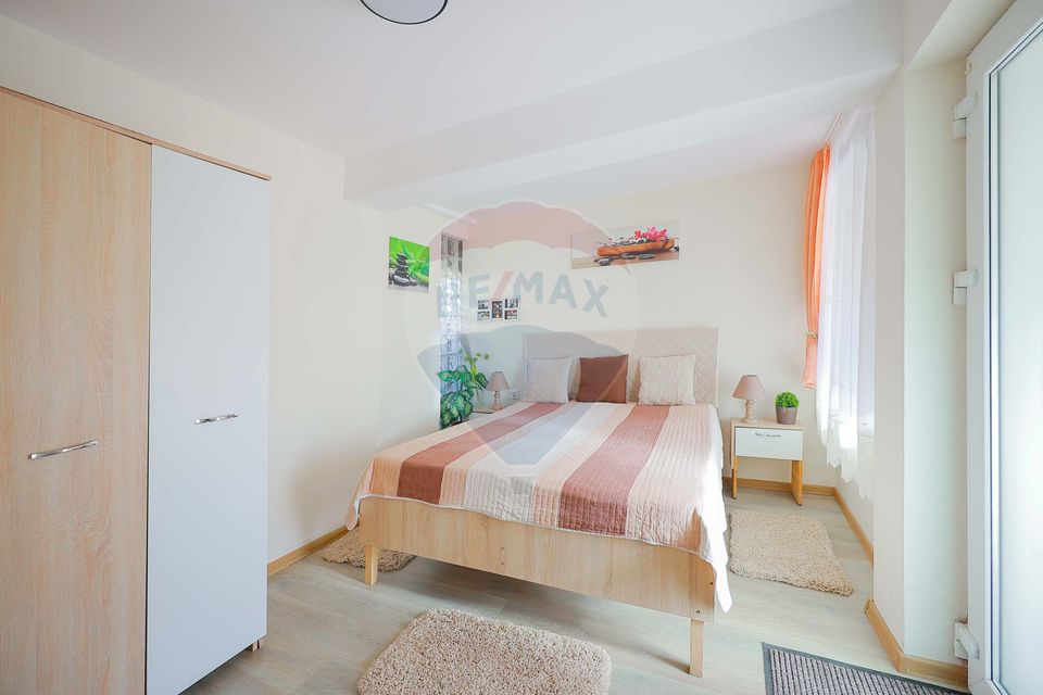 Casă cu 5 camere de vânzare în zona Episcopia Bihorului