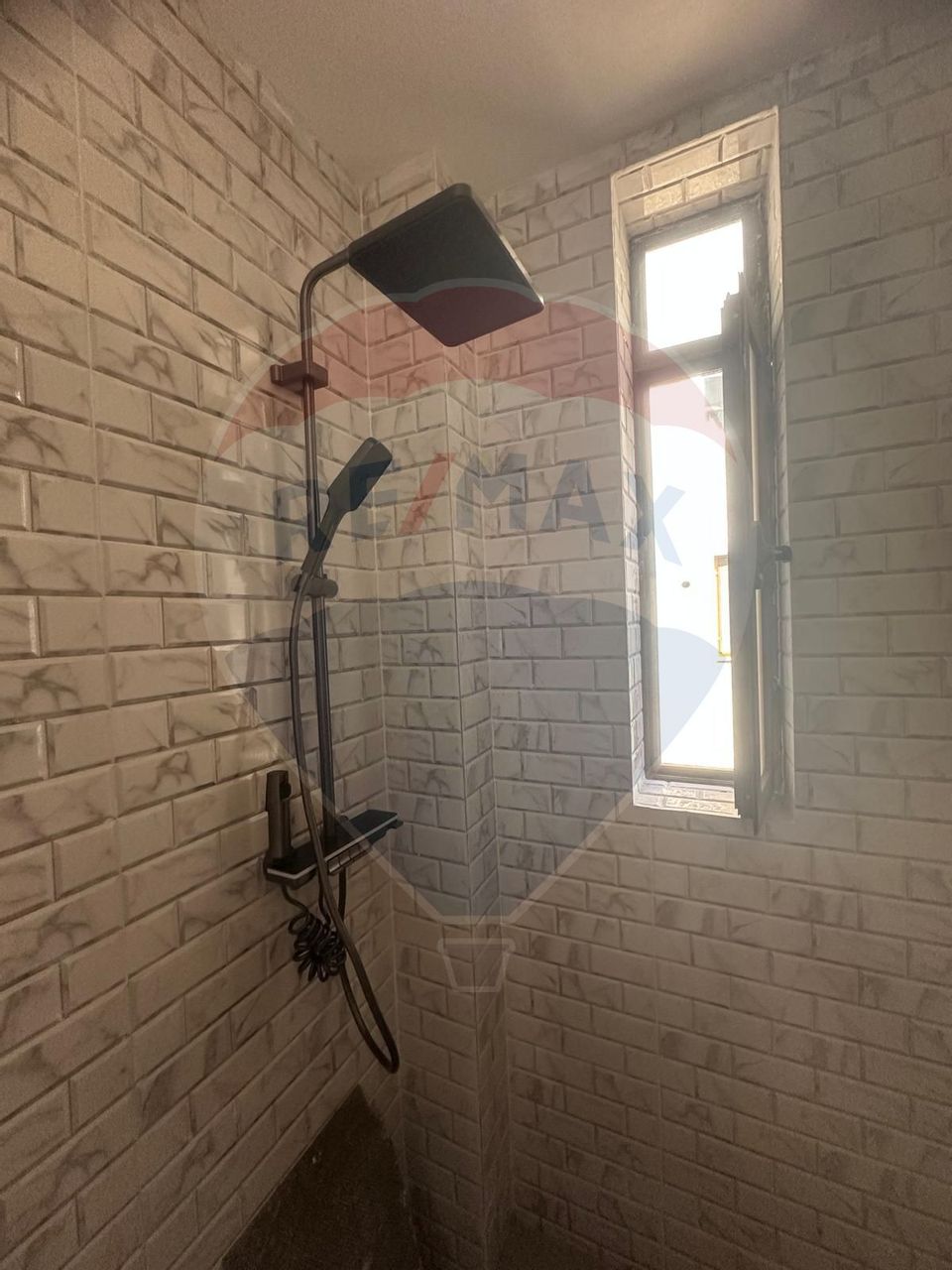 VANZARE Apartament cu 3 camere in zona Dacia