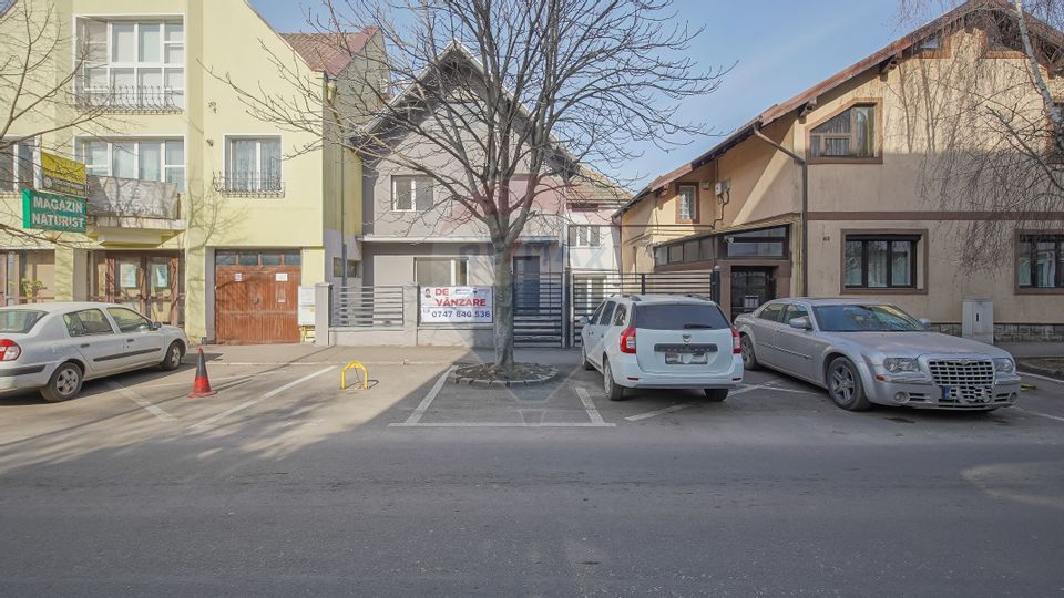 Versatile property in Brasov – Ideal for home or business!